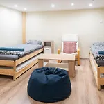 Cozy & Quiet Apartment Near Kiraly Street Free Parking, Ac, Perfect For 4 Guests!