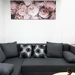 Super Central Quiet Studio