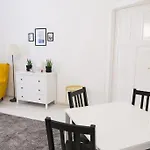 Central 30M2 A/C Apartment, 3 Min From Ny Cafe