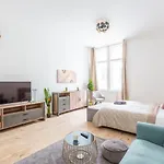 Exclusive Central Apartment Next To The Fashion Street