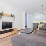 Corvin Modern Two Bedroom Apartment Free Parking
