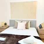 Ferenc Apartment