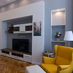 Joy Apartments On Kiraly Street