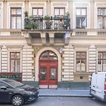 Cityscape Budget Apartments Revay