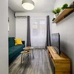 Golden Cage Premium Central Apartment