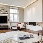 Luxurious Danubeside Apartment For 6