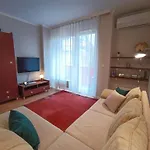F151 Elitehost Futo Apartment