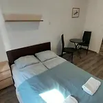 Aradi Rooms With Private Bathroom In The City Centre