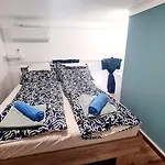 2 Separate Bedrooms And Living Room Fully Equipped With Ac