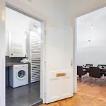 Super Large - Super Comfy With Balcony