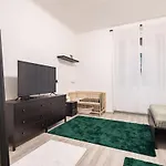 Central Comfy Studio Easy Parking