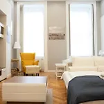 Joy Apartments On Kiraly Street