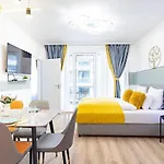Free Parking - Balcony - Sunny - New