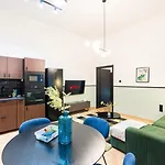 Luxury Peaceful Apartment By The St Stephen\'S Basilica