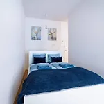 Nice,Sunny,Quiet Flat Near To Deak Ferenc Sqaure