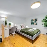 Artisan Gallery Apartment