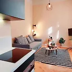 A+ Budapest Downtown Apartments Akacfa