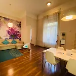 Stylish Central 1Br Apt - Flora\'S House
