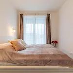 Marina Bay Apartment With Free Parking