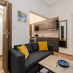 Kiraly Apartment