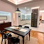 Luxury Flat Near To Parliament