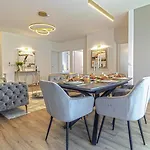 Dioro Luxury Residence Budapest- Steps From The Danube ,Free Parking