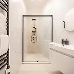 Crystal Cove 2-Bdr Apartment