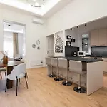Crystal Cove 2-Bdr Apartment