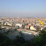 Family Buddha Apartment