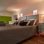 Feel Different Apartment
