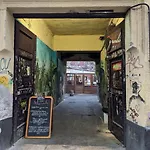 Grandio Party Hostel