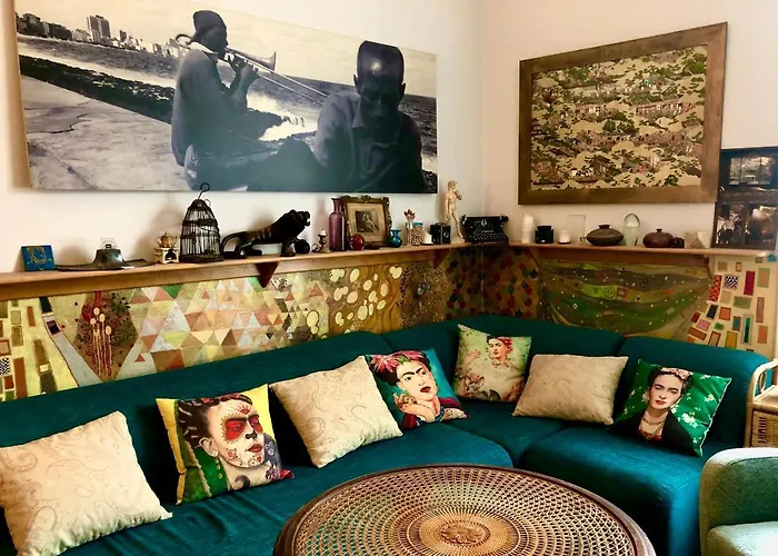 Arty Studio Flat At City Center