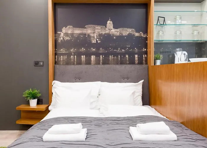 Retro Budapest Dream Suite Near The Danube