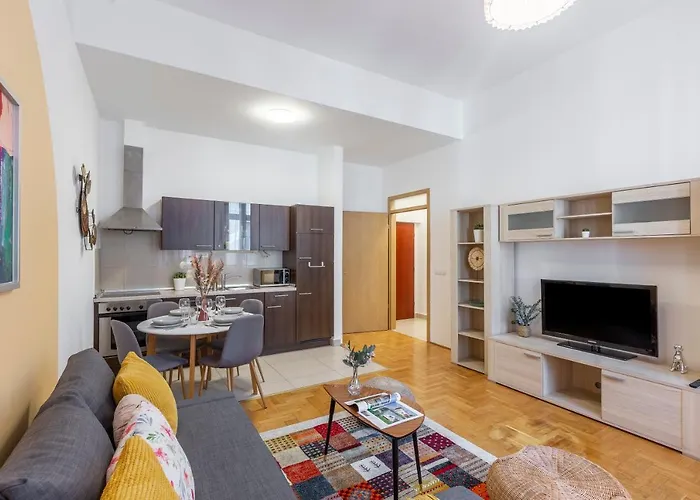 Gozdsu Downtown Apartment Cozy Vibe By Azg