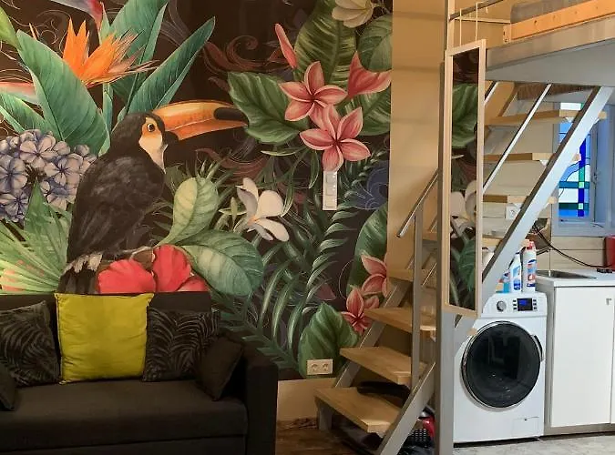 Rainforest Apartment By The Danube