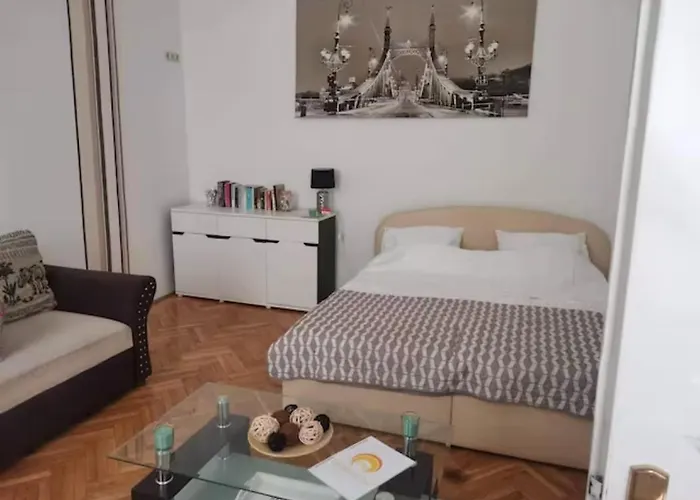 Sunshine Flat At The Blaha
