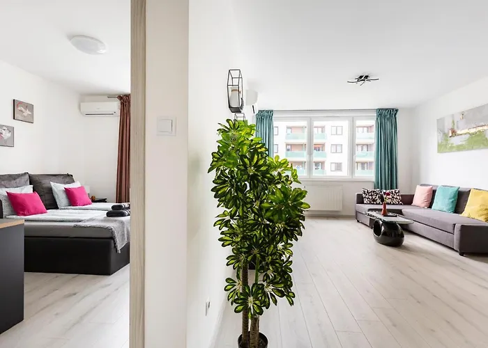 Budapest Center Shopping Apartment