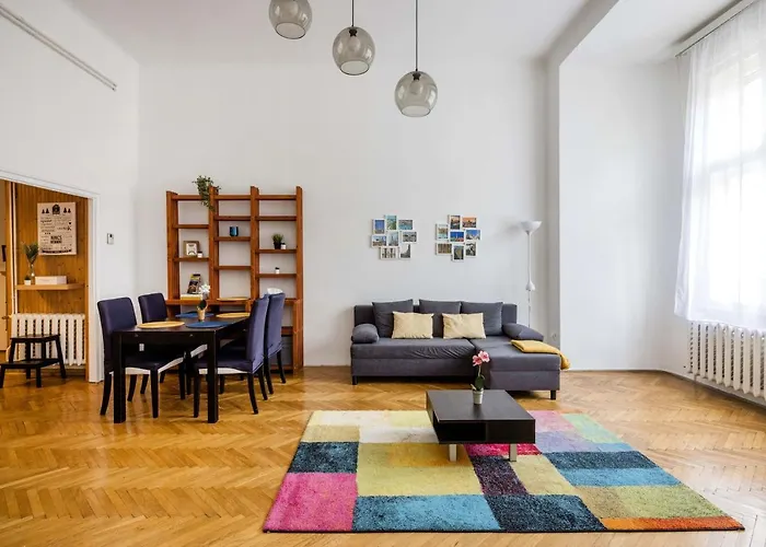 Spacious And Bright Family Home In The Inner City