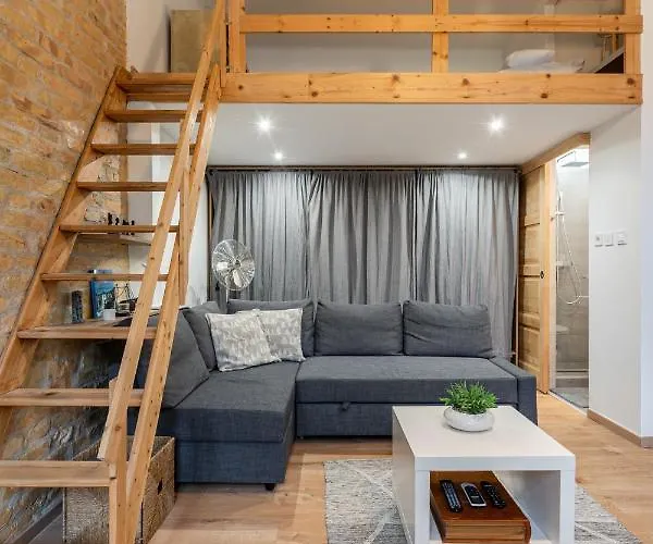 Wanderlust Hideaway Apartment
