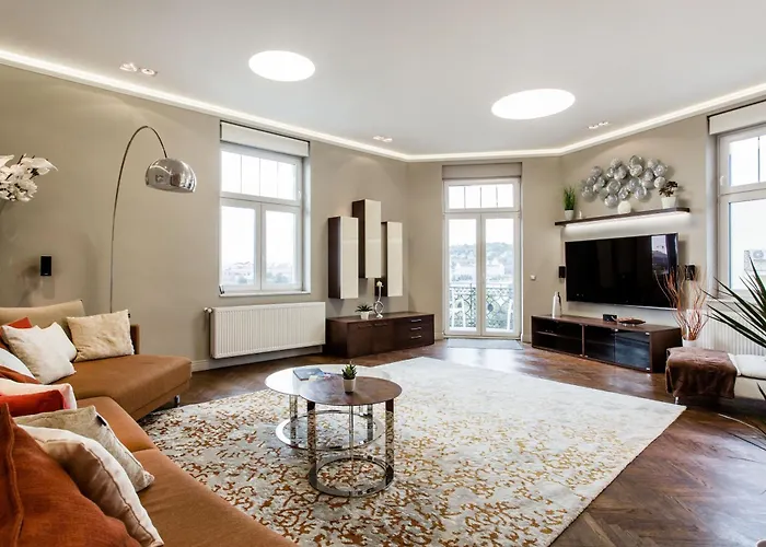Luxurious Danubeside Apartment For 6