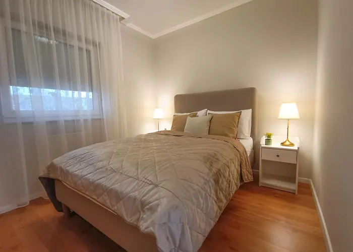 F151 Elitehost Futo Apartment