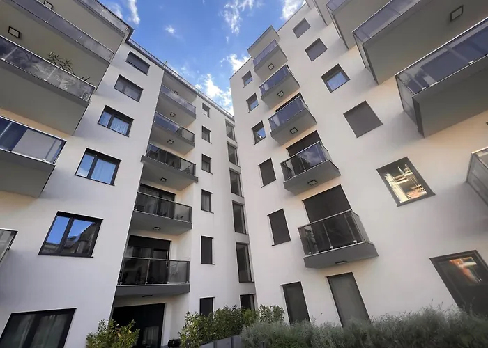 Karzo Property Lk 204