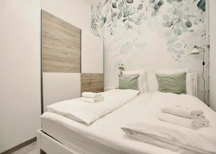 Standard Apartment By Hi5- Csengery Street