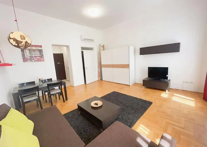 Spacious In A Vibrant Center