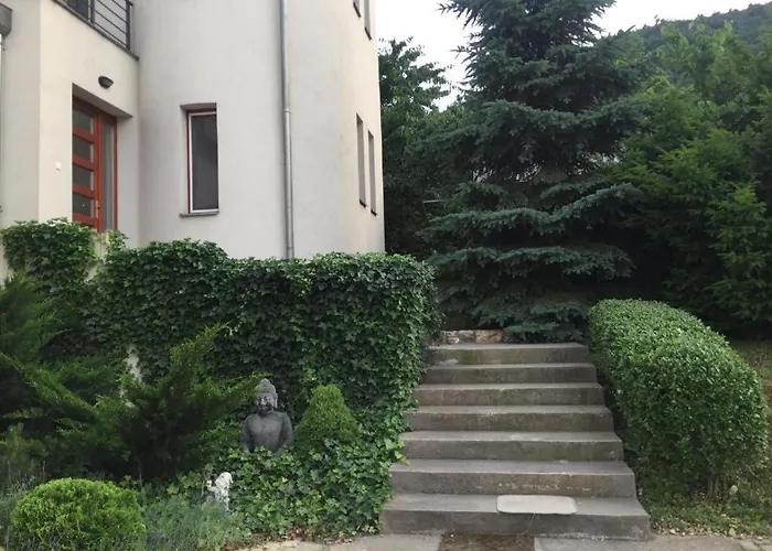 Maharaja Buda Villa Apartment - Private Parking And Garden