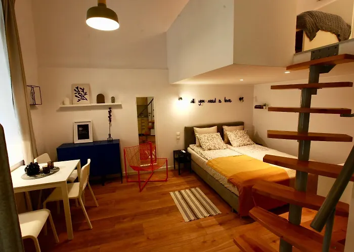Goldcentral Apartment Gozsdu Studio