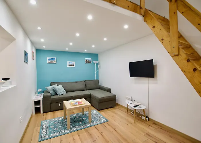 Standard Apartment By Hi5- Hunyadi Square Studio