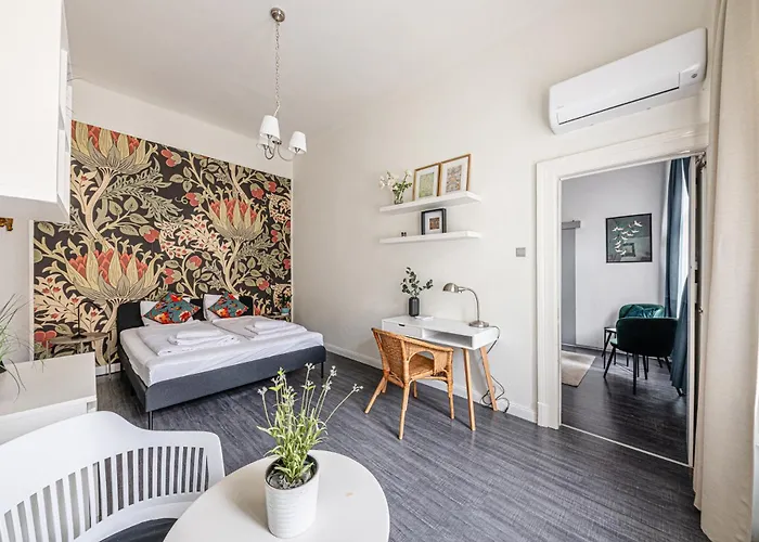 Chain Bridge Apartment Top Central Location New