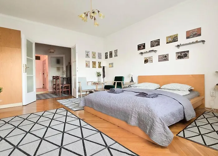 Retro-Metro Apartment