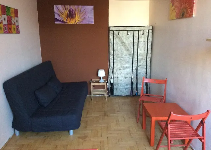 Comedy Apartment